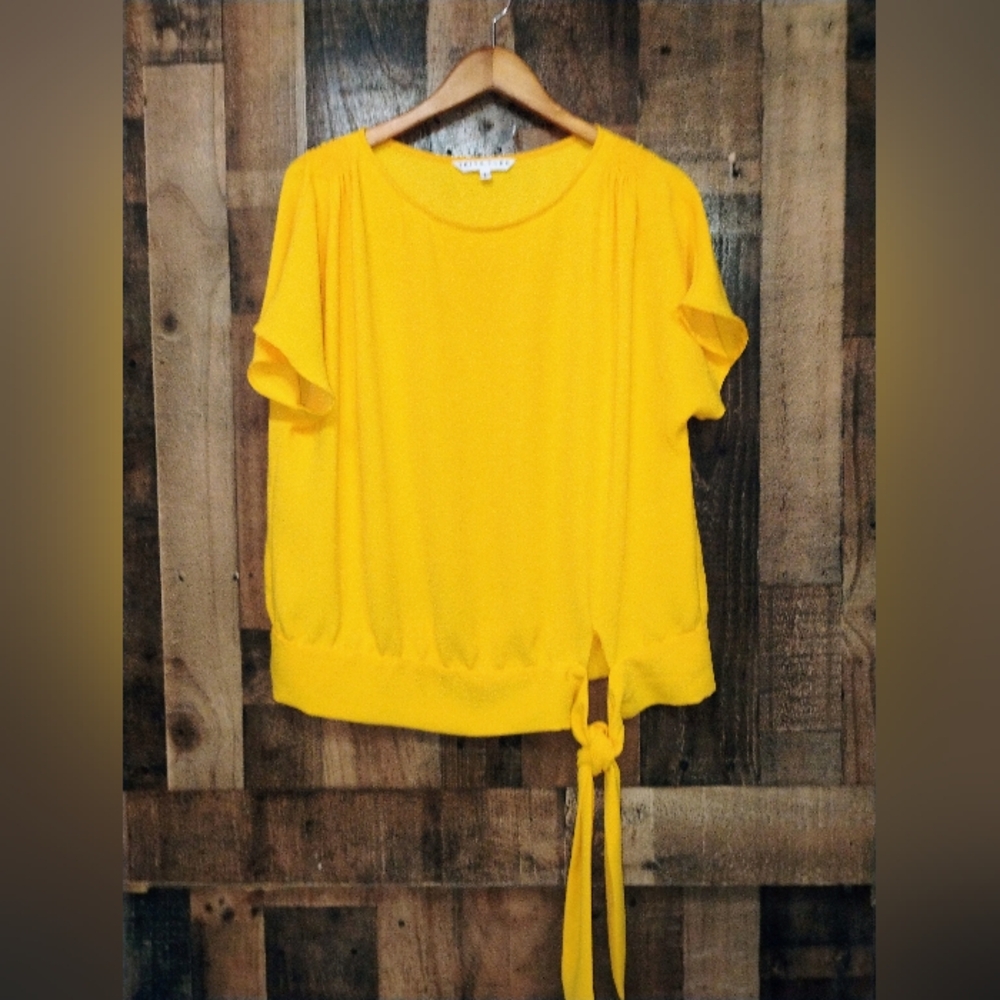 TRINA TURK Yellow Blouse Top Side Tie Detail Womens Size Large